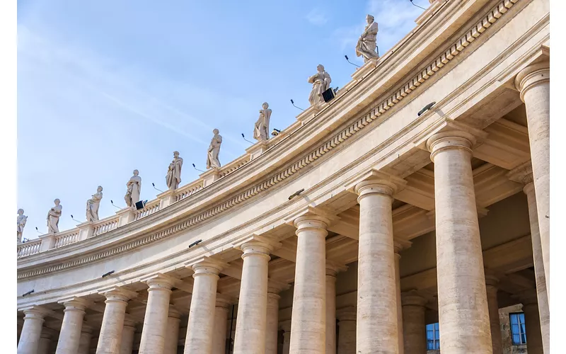 St. Peter's colonnade - Rome, Latium