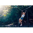 Abenteuerparks, die zwischen den Ästen schweben