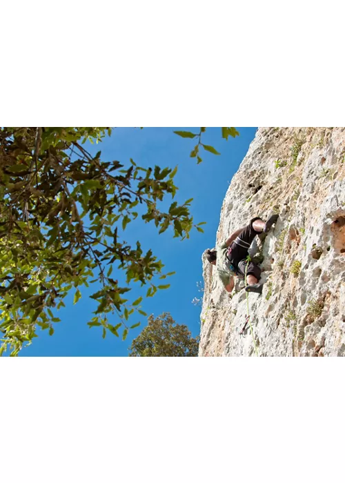 Escalada, corpo a corpo com a rocha