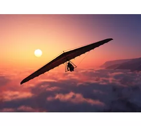 Revenge of Icarus: hang-gliding
