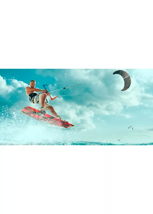 Kitesurf: evolutions between water and sky