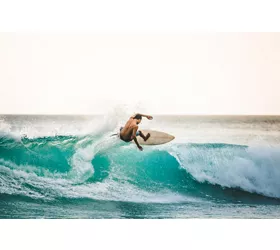 Escuela de surf en Liguria: 5 lugares en la riviera
