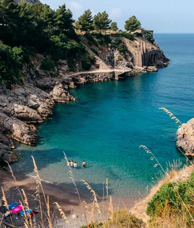 10 pristine beaches not to be missed while visiting the Sorrento Peninsula 