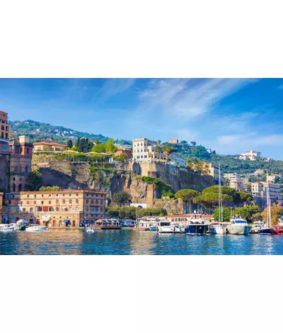 La península de Sorrento, aguas de color esmeralda y la fragancia a limones