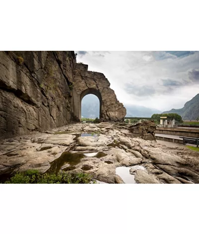 The road carved into the rock of Donnas 