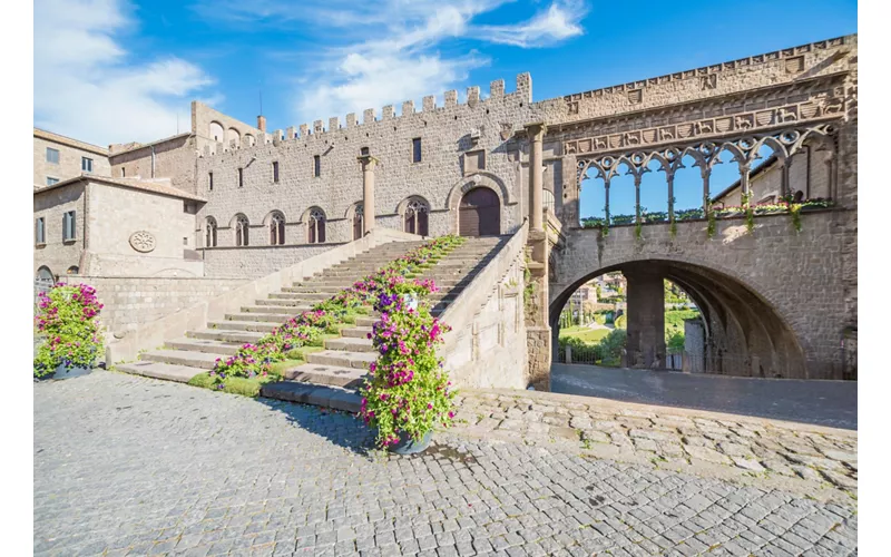 Viterbo: o Palácio dos Papas e a Cava Sant'Antonio