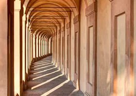 I Portici di Bologna, a passeggio nella storia