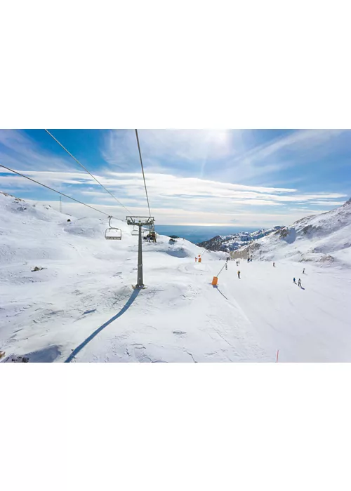 Skiarea di Piancavallo: Snow sports with sea views