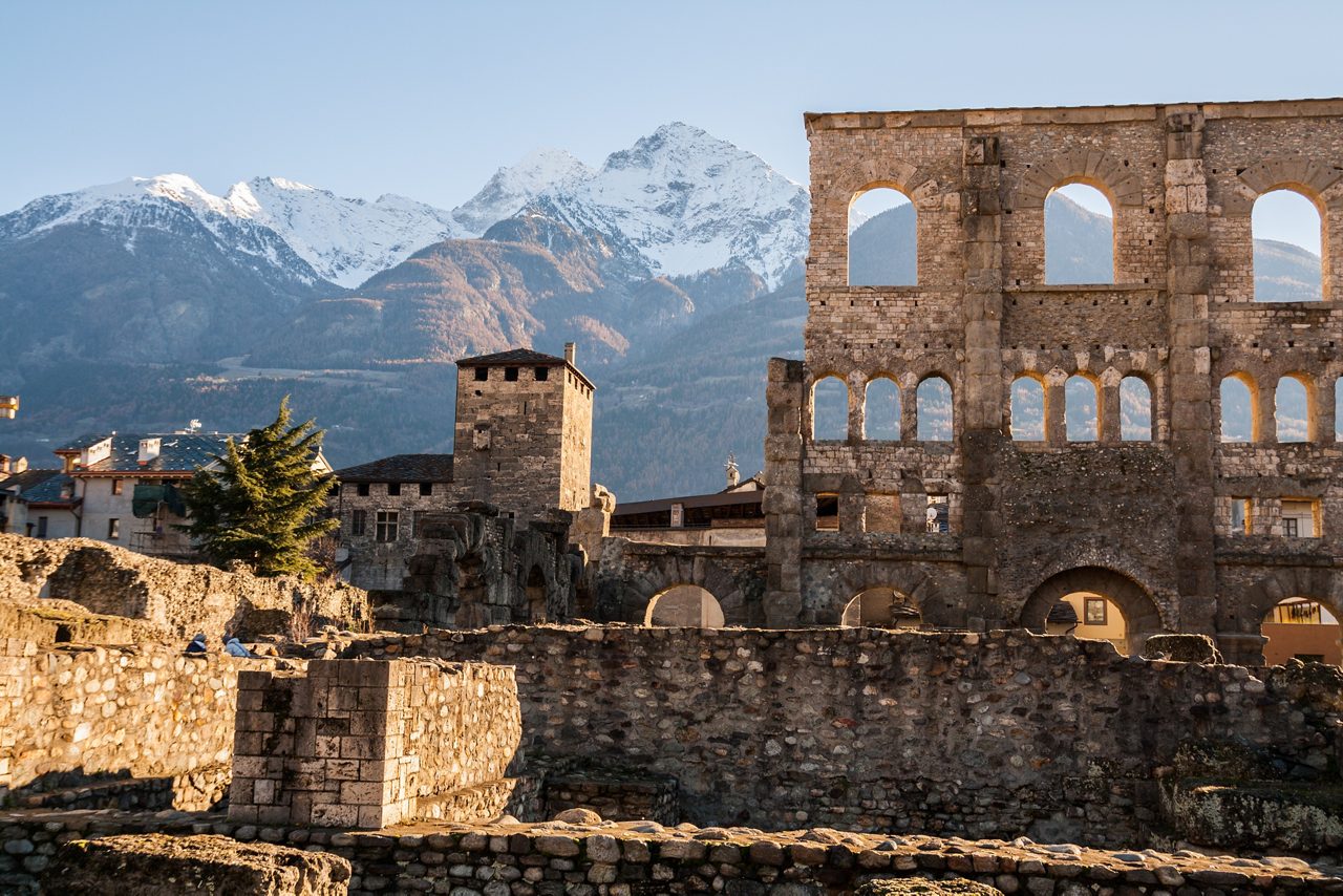 Vista del teatro romano di Aosta
