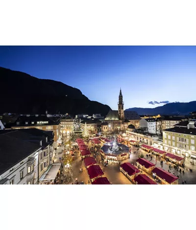 Bolzano is the queen of Christmas: and its market is the most irresistible