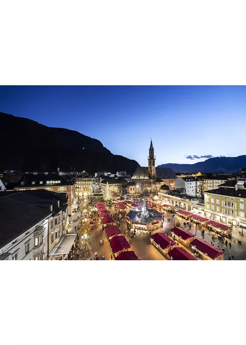 Bolzano is the queen of Christmas: and its market is the most irresistible