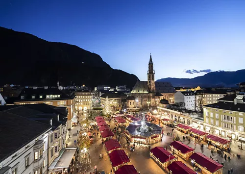 Bolzano is the queen of Christmas: and its market is the most irresistible
