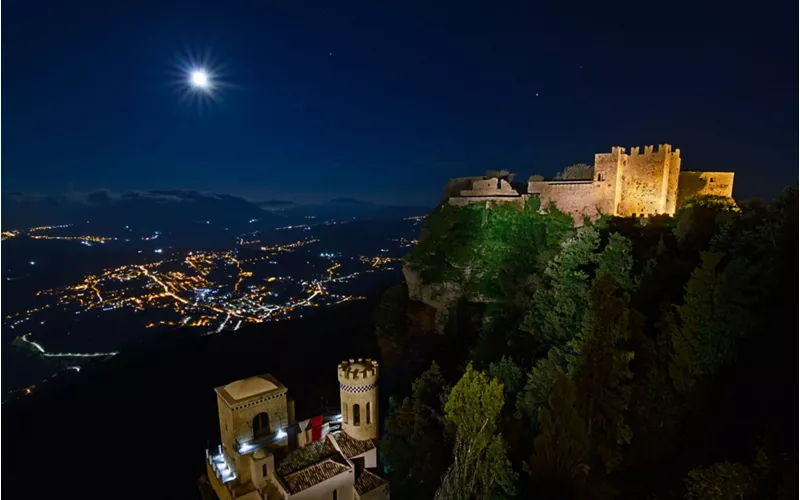 Erice : EriceNatale, le village des crèches - Sicile