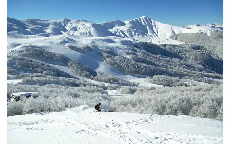 Cimone: Pista de bobsleigh, esquí y parque de nieve 