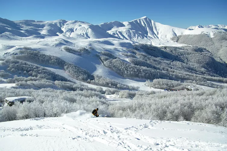 Cimone: Pista de bobsleigh, esquí y parque de nieve 