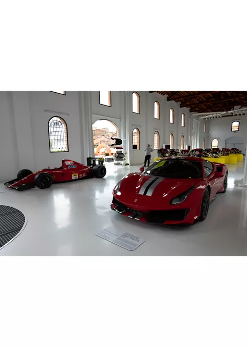 Museo Enzo Ferrari - Modena, Emilia Romagna. Photo by: ENIT - Agenzia Nazionale del Turismo, licenza CC BY-NC-SA <https://creativecommons.org/licenses/by-nc-sa/4.0/deed.it>