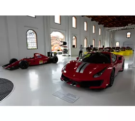 Museo Enzo Ferrari - Modena, Emilia Romagna. Photo by: ENIT - Agenzia Nazionale del Turismo, licenza CC BY-NC-SA <https://creativecommons.org/licenses/by-nc-sa/4.0/deed.it>