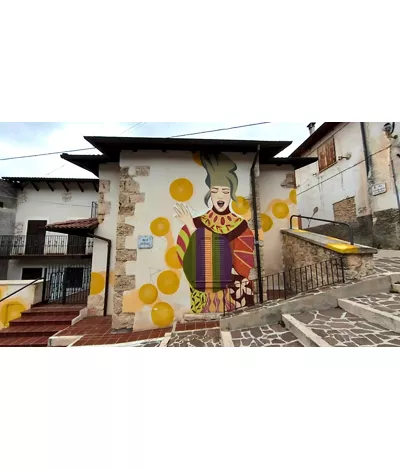Murales y grafitis ponen color a pueblos y ciudades