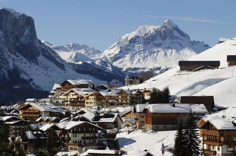 San Cassiano in Badia, Alto Adige. Photo by: Mau47 / Shutterstock.com