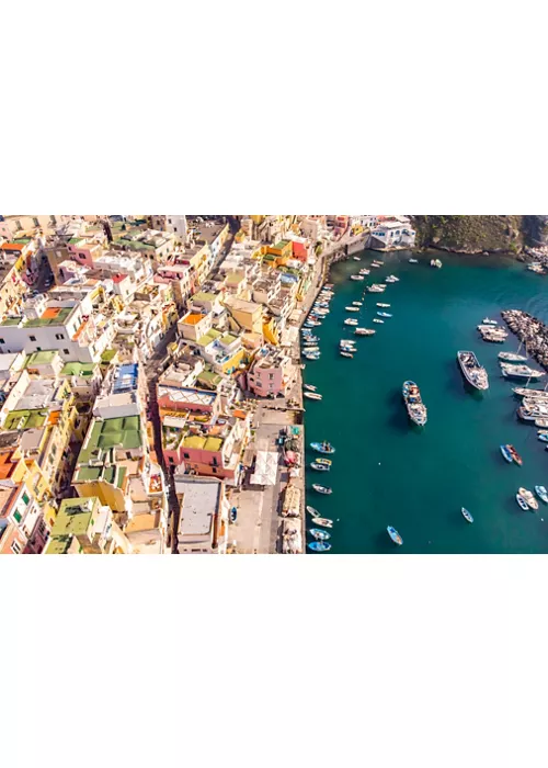 Napoli. L'Italia. MADRE Museo d'Arte Contemporanea Donnaregina, il museo di  arte contemporanea, terrazza sul tetto con vista sul quartiere di San  Lorenzo. Il Ma Foto stock - Alamy