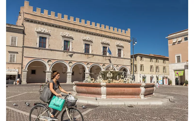 Piazza del Popolo - Pesaro, Marche