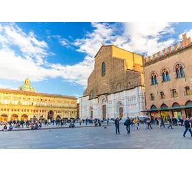 Piazza Maggiore e Basilica di San Petronio - Bologna, Emilia-Romagna