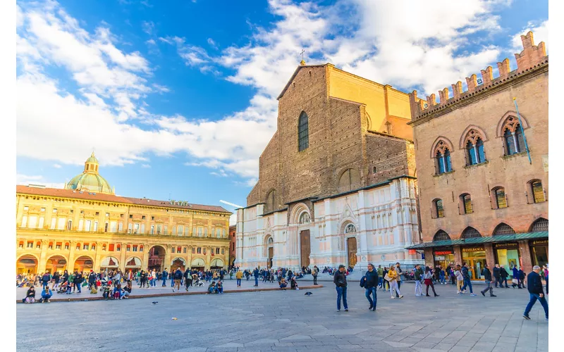 Piazza Maggiore e Basilica di San Petronio - Bologna, Emilia-Romagna