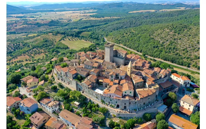  Capalbio, a living room across the centuries