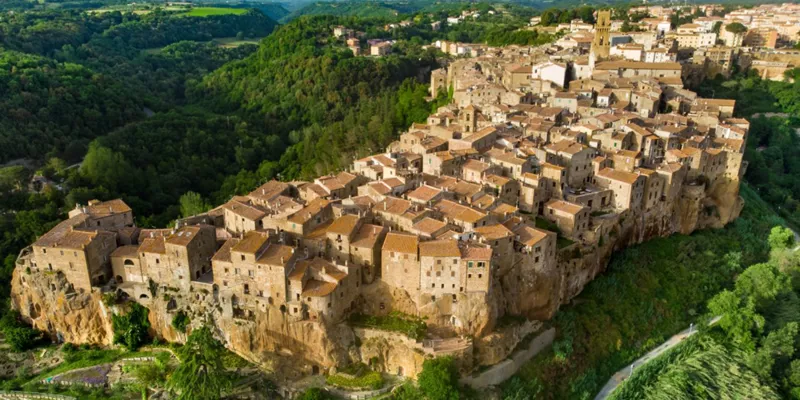 Pitigliano, the echoes of ancient times in Maremma