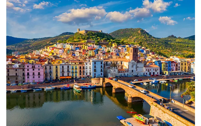 The slow train of Sardinia sets off from Bosa