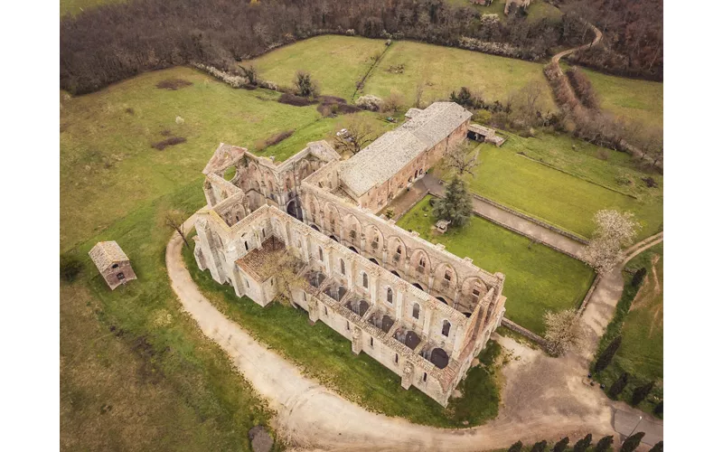 En San Galgano, entre el encanto y la leyenda