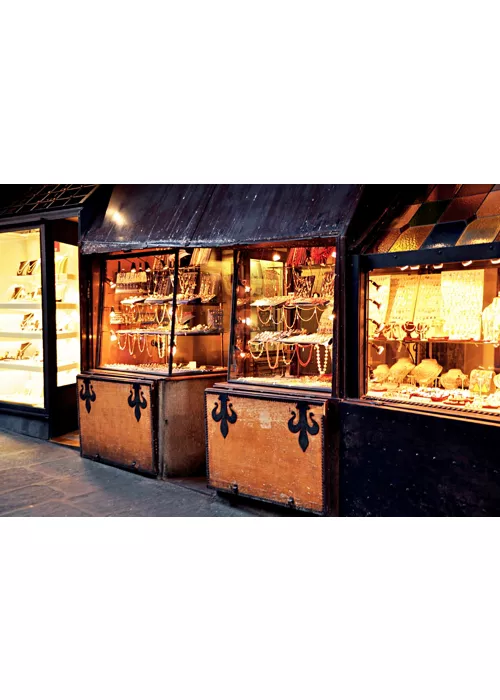 Jewellers on Ponte Vecchio: a precious treasure in the heart of Florence