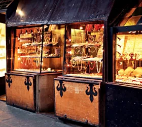 Jewellers on Ponte Vecchio: a precious treasure in the heart of Florence