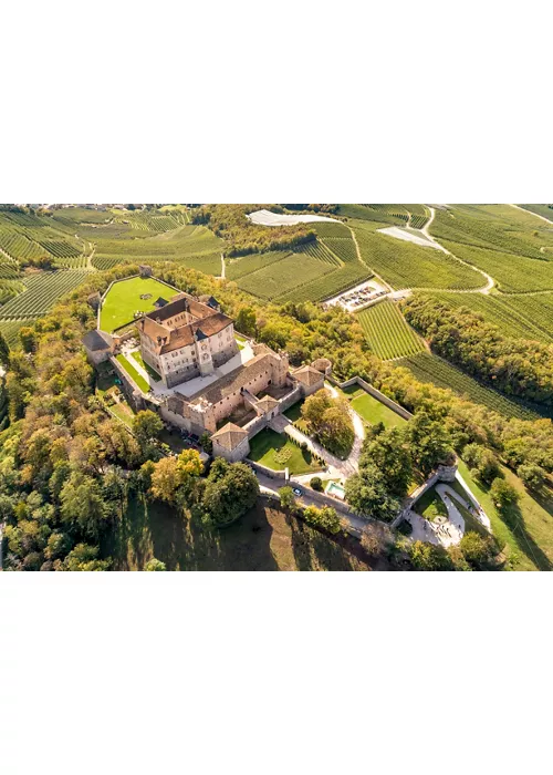 Visitare Castel Thun in Val di Non: fra storia e natura in Trentino