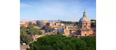Vista del Colosseo e Chiesa Santi Luca e Martina martiri dal Rione Monti