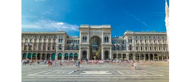 Veduta della Galleria Vittorio Emanuele II da piazza del Duomo