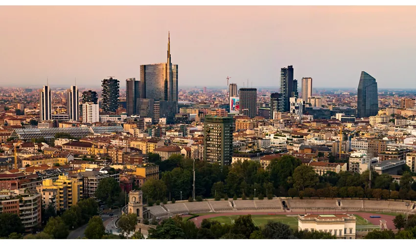 Panoramica dallalto dei quartieri Isola e Porta Nuova