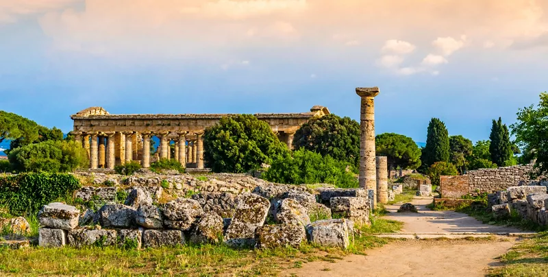 Veleggiare sopra il parco archeologico di Paestum