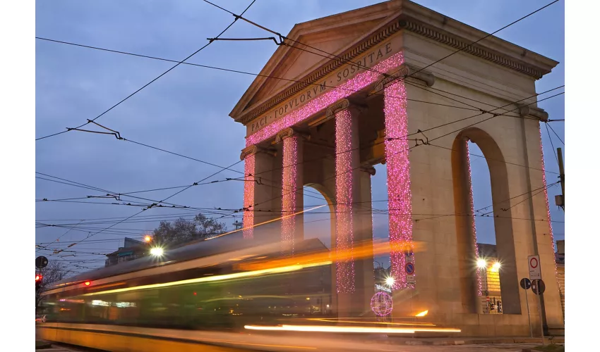 Porta Ticinese di sera