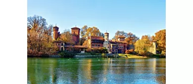 Vista del Borgo sulle rive del Po