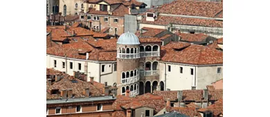 Vista aerea della Scala Contarini del Bovolo