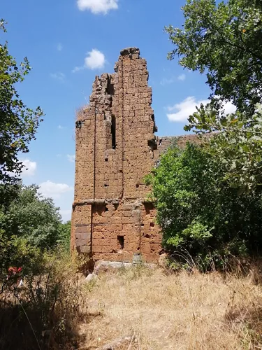 Ruinas de la Iglesia de San Pedro - Norchia