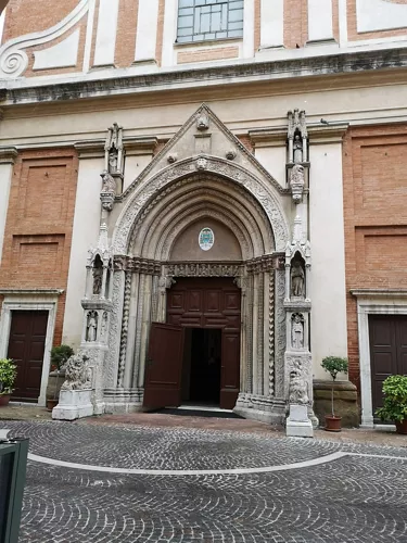Chiesa del NOME DI DIO - Pesaro- quartiere centro storico