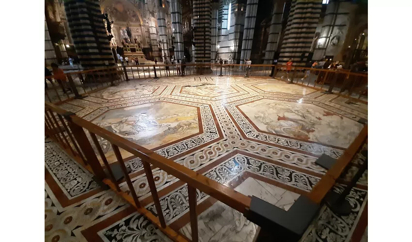 Fußboden des Doms von Siena