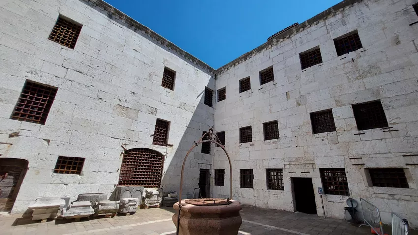 Palazzo delle Prigioni Nove