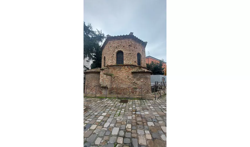 Baptisterio arriano