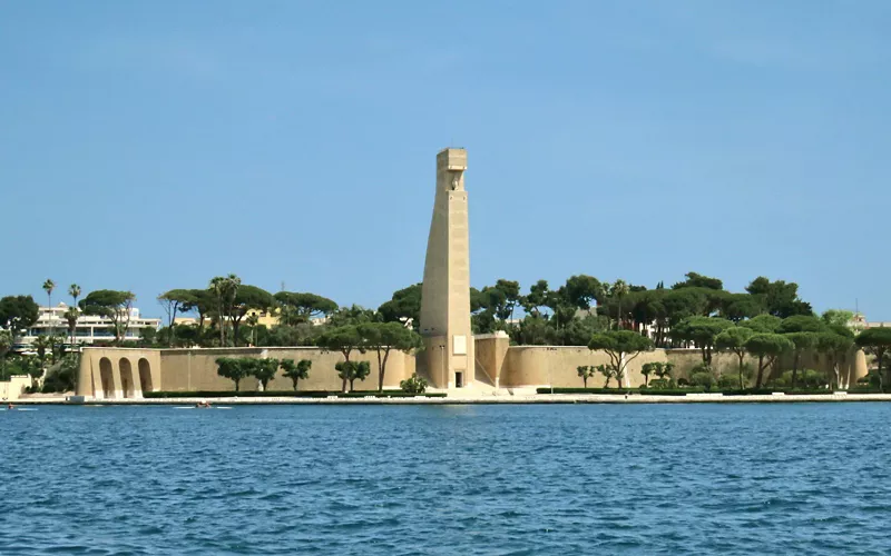 Civil Monument to the Italian Sailor