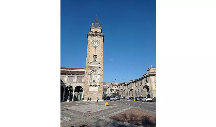 Torre de los Caídos
