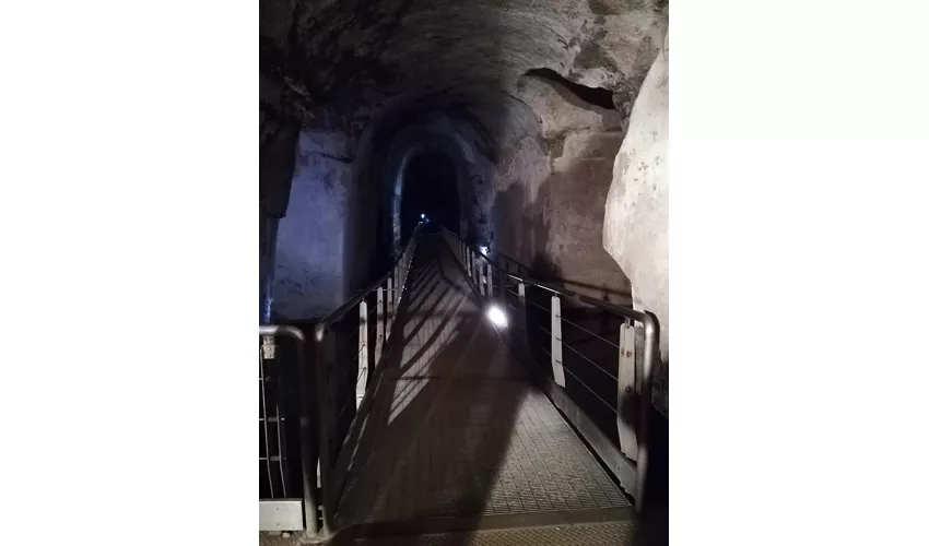 Dragonara Cave