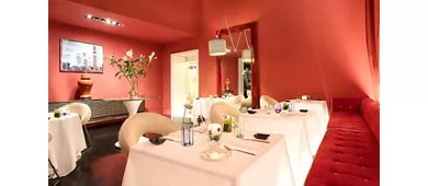 Antinoo's Lounge & Restaurant